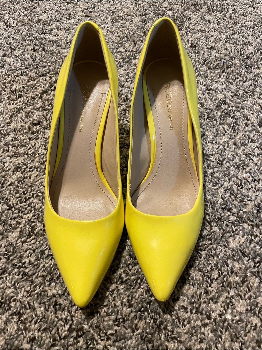 BCBGeneration Bright Yellow Patient Leather Pointed Toe Pumps Size 7 Heels BCBG